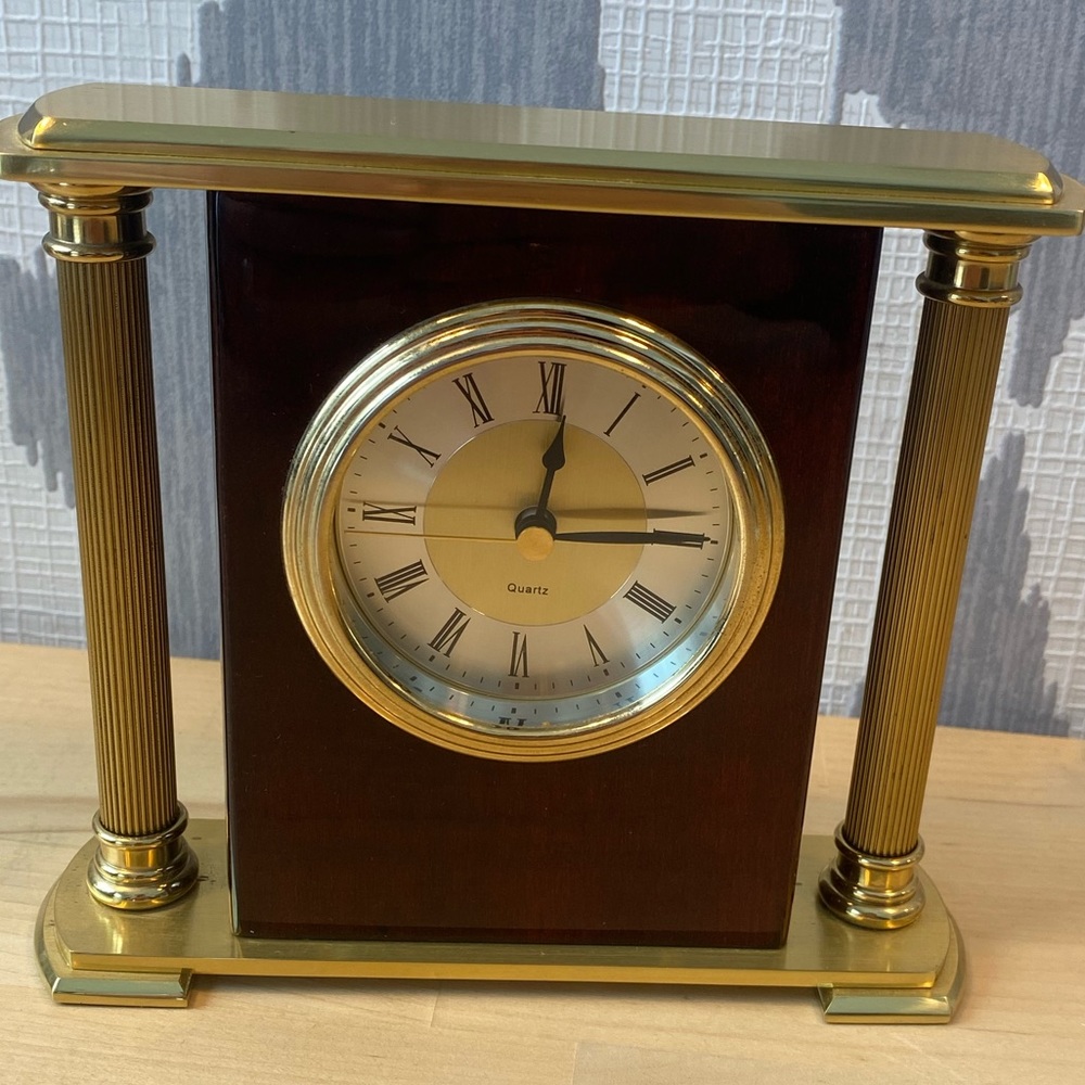 Vintage Working Gold and Woodgrain Tabletop Clock